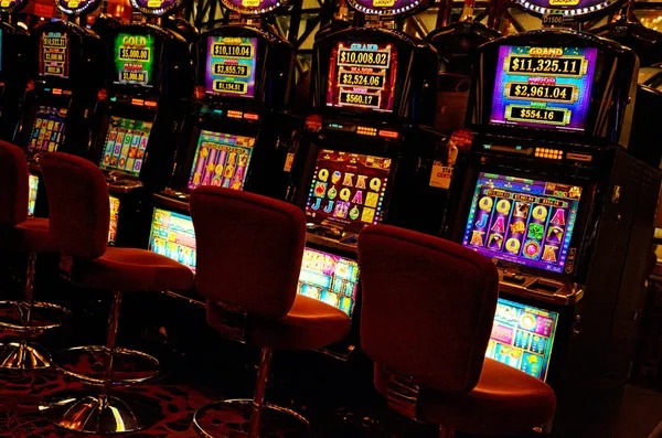 Live baccarat dealer in multi-camera studio on logam88 platform